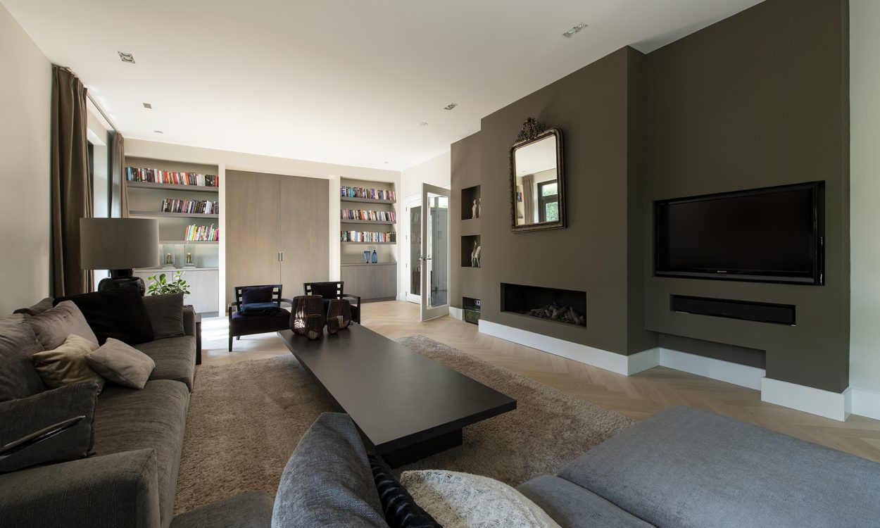 Bauwerk Crema Visgraat in warm en sfeervol interieur